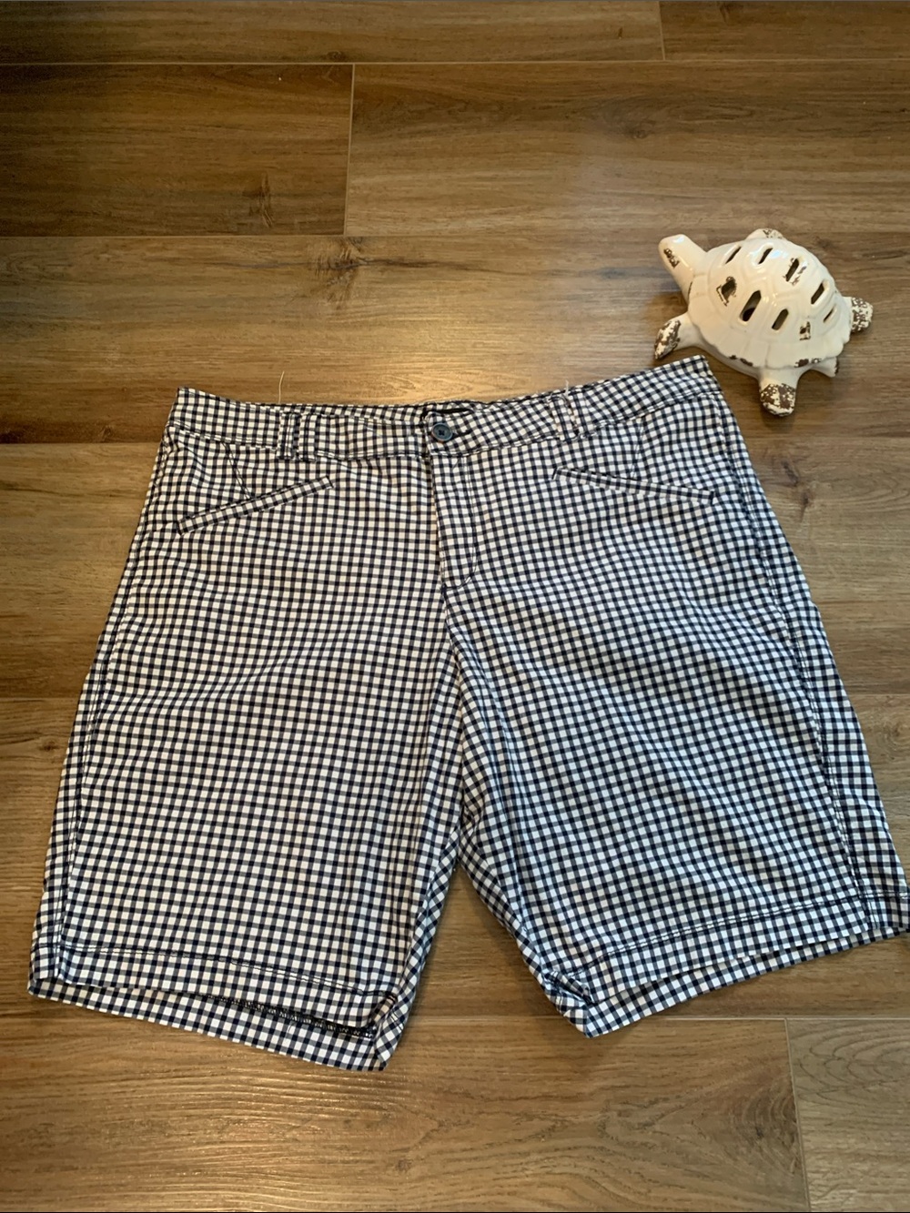 Lee Navy and White Gingham Natural Fit Shorts size 16